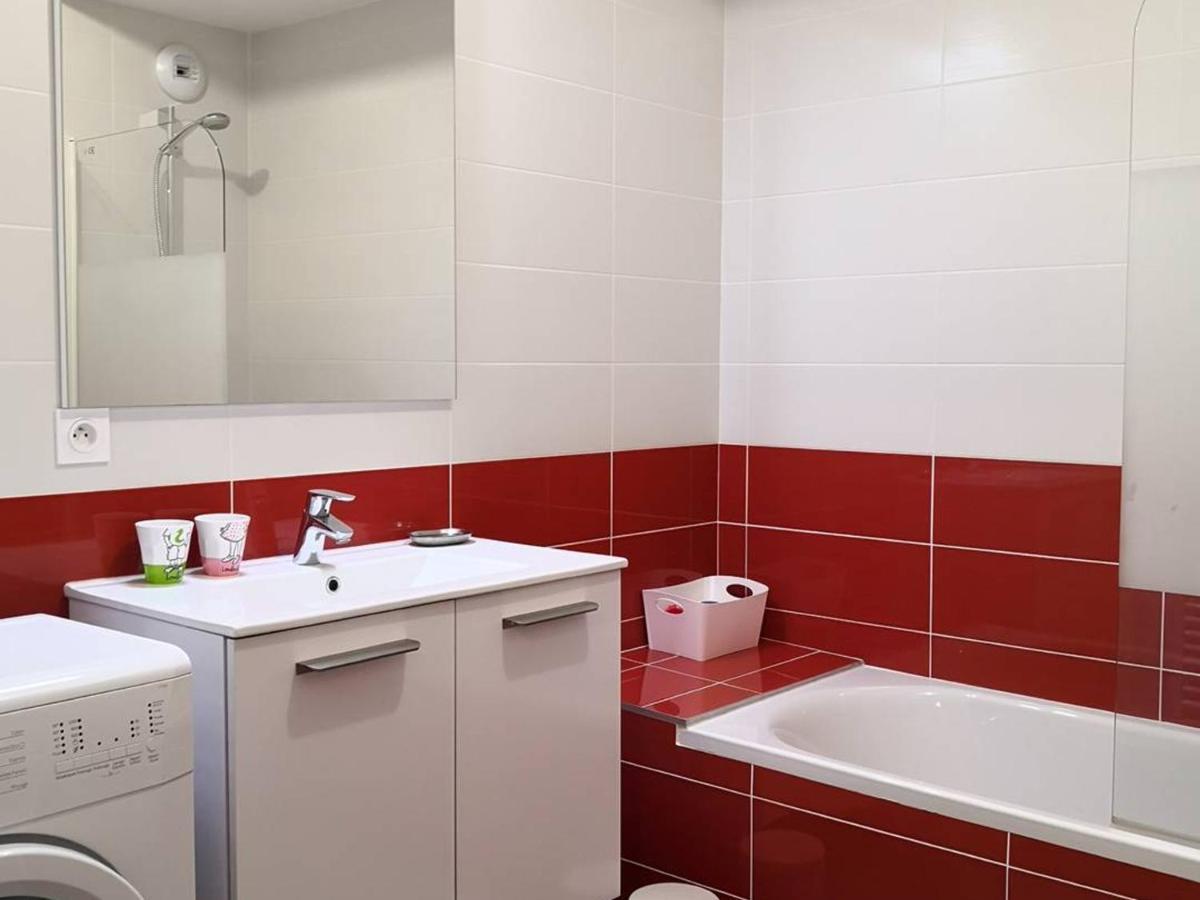 Appartement Fonctionnel Avec Balcon, A 10 Min Du Centre, Parking Gratuit, Ideal Pour 5 Personnes - Fr-1-548-3 ヴィラール・ド・ラン エクステリア 写真